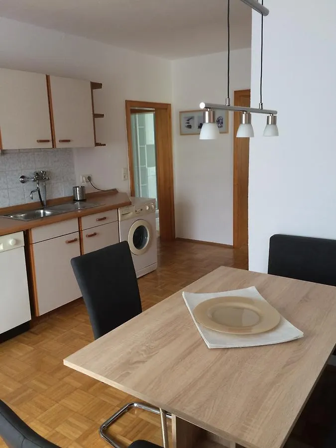 Ferienwohnung Im Gruenen Illschwang 아파트